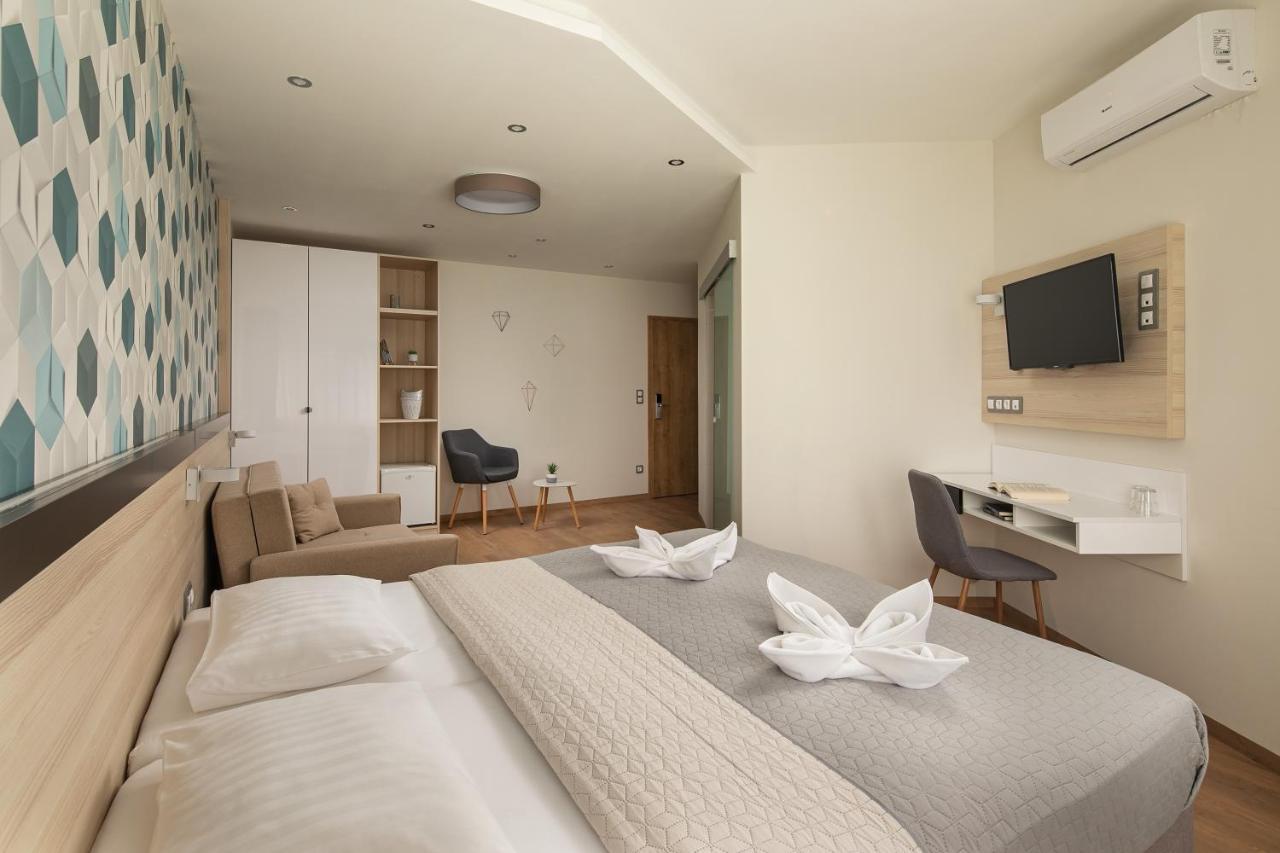 קסזטלי Kristaly Hotel מראה חיצוני תמונה