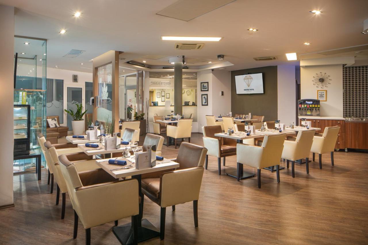 קסזטלי Kristaly Hotel מראה חיצוני תמונה